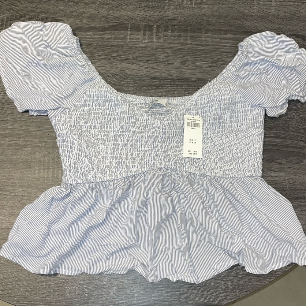 Hollister crop top